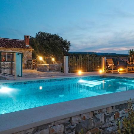 Heritage Holiday House Lori With Pool Postira Exterior foto