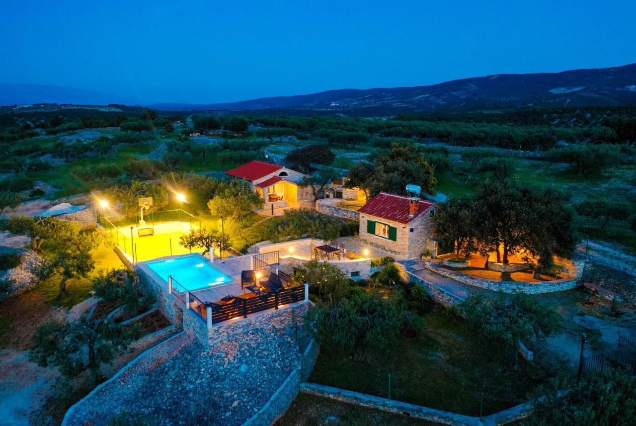 Heritage Holiday House Lori With Pool Postira Exterior foto