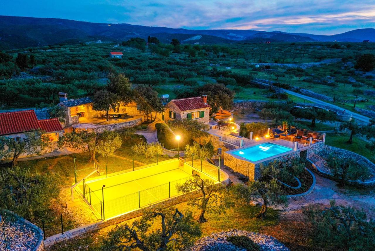 Heritage Holiday House Lori With Pool Postira Exterior foto