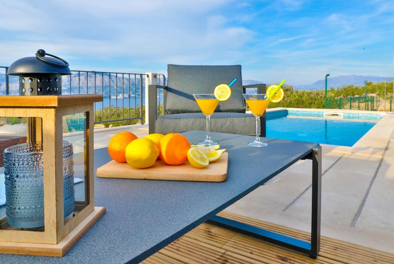 Heritage Holiday House Lori With Pool Postira Exterior foto