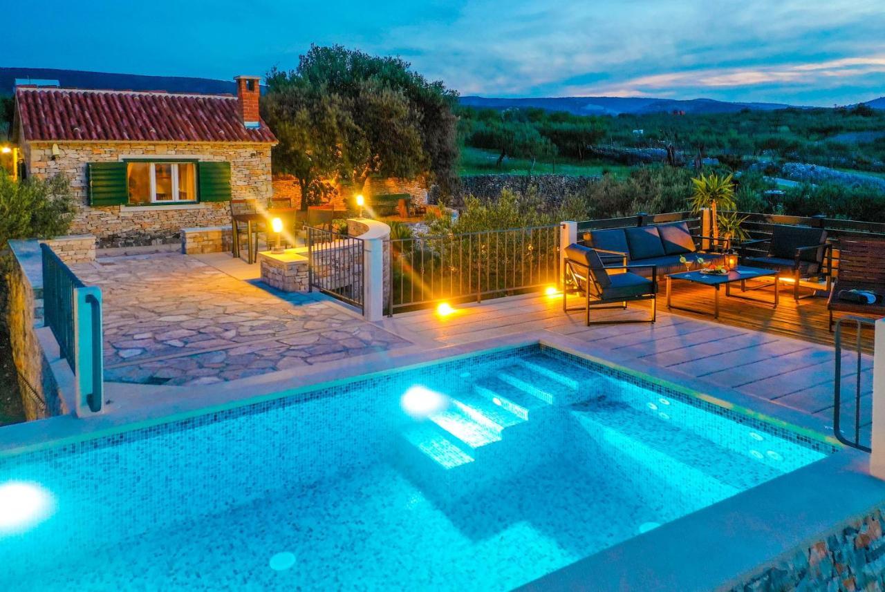 Heritage Holiday House Lori With Pool Postira Exterior foto