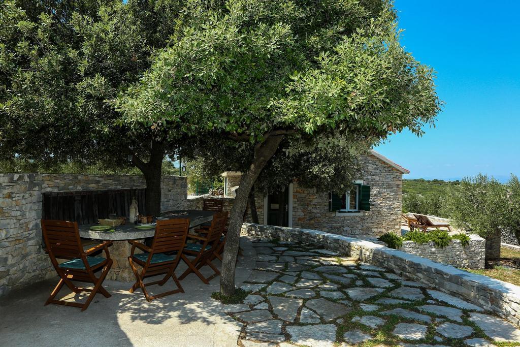 Heritage Holiday House Lori With Pool Postira Exterior foto