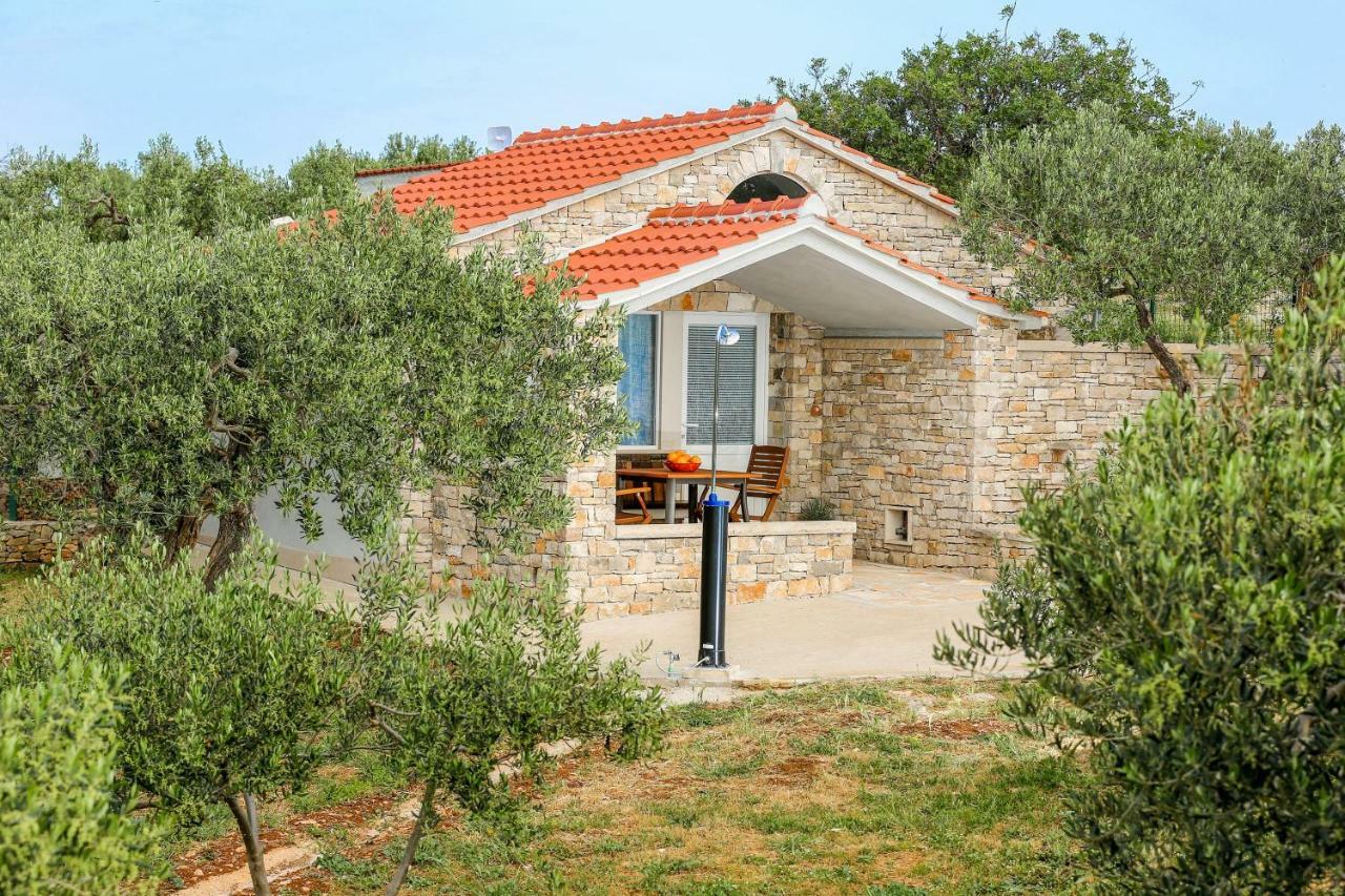 Heritage Holiday House Lori With Pool Postira Exterior foto